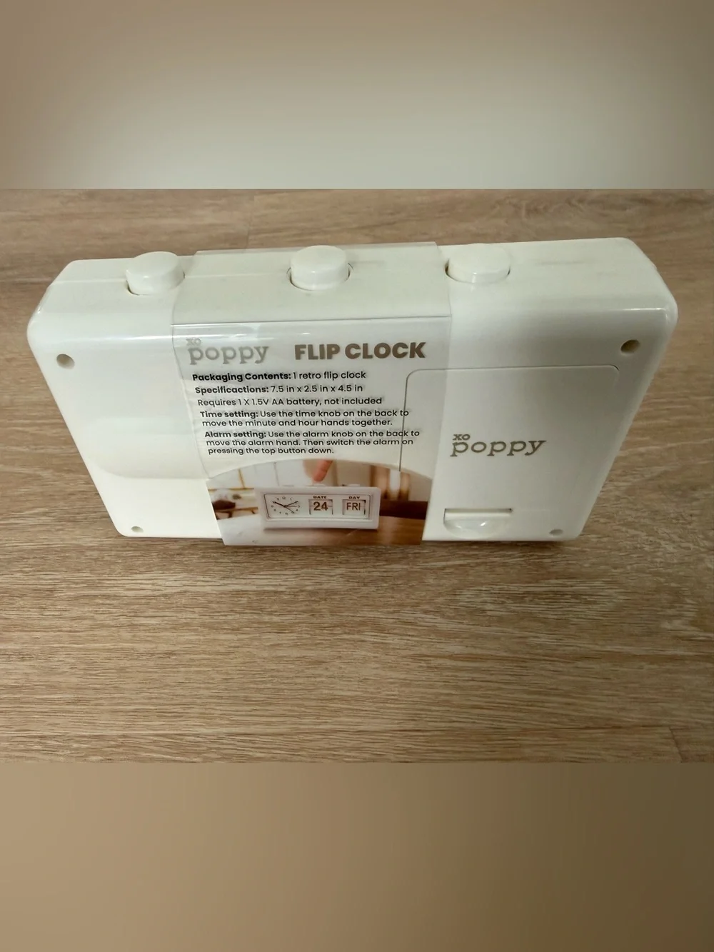 XO Poppy Flip Clock New Retro White Case Dial Gold Hands Day Date Time Alarm